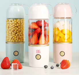 Portable Fruit Juicing Glass Cup Charging Fruit Juicer (Color: Plastic white)